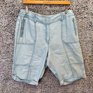Chico's 2.5 Shorts Women 14 Light Blue High Rise Zipped Pockets Lightweight